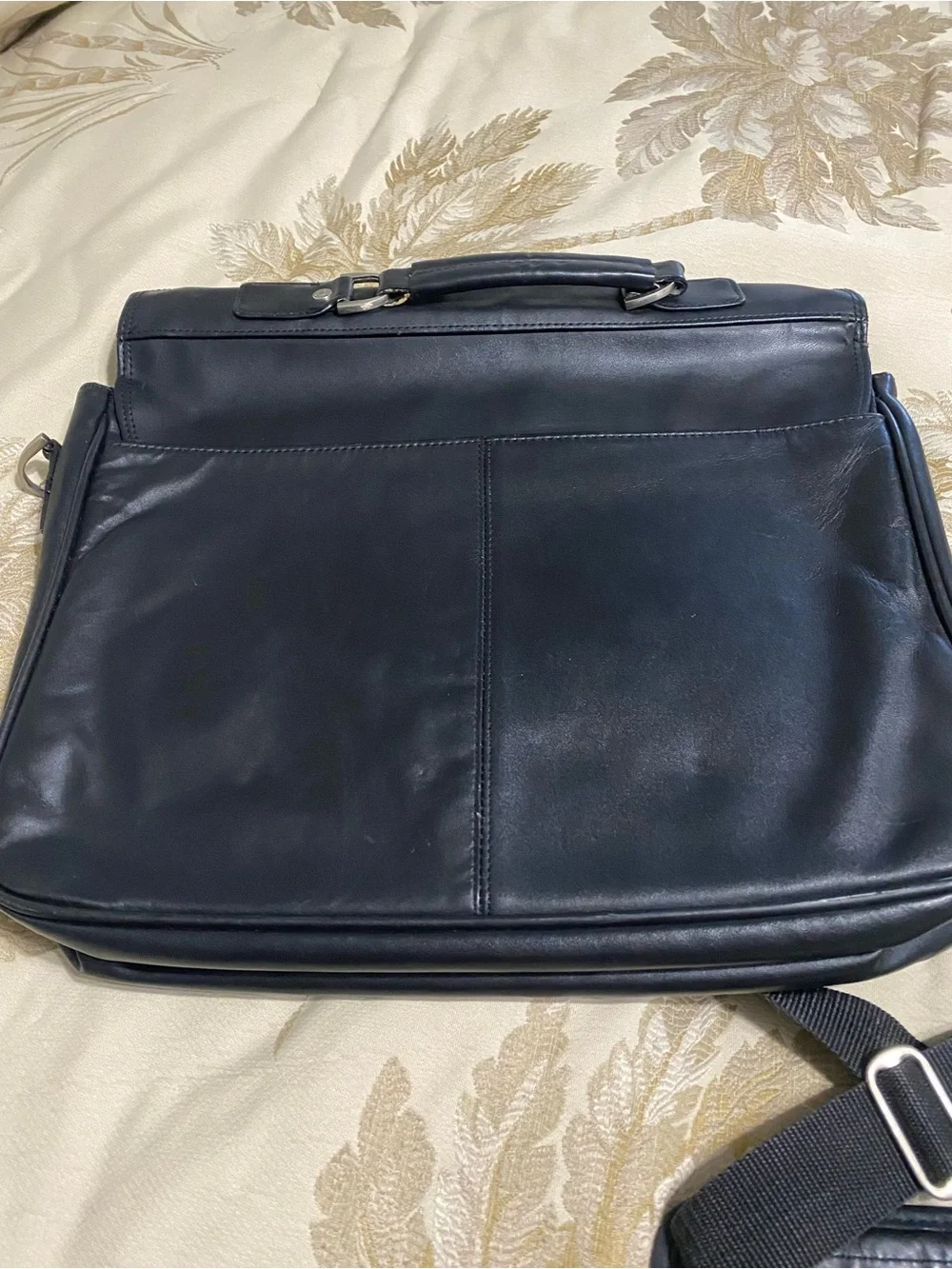 Kenneth Cole Reaction Black Leather Double-Buckle Messenger Bag